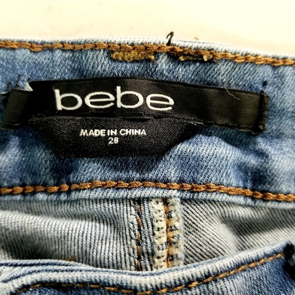 Bebe Women's Size 28 Light Wash Mid Rise Distressed Skinny Jeans - Picture 8 of 8